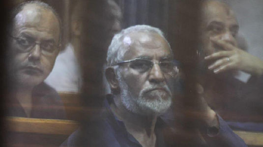 Liderul mişcării islamiste Fraţii Musulmani Mohamed Badie şi adjunctul său Khairat al Shater, condamnaţi la închisoare pe viaţă