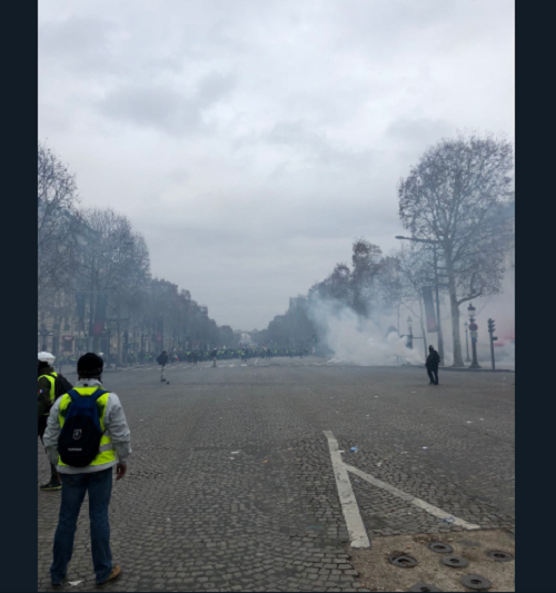 Paris: 30 de răniţi în confruntările dintre „vestele galbene” şi forţele de ordine; peste 500 de persoane, în custodia poliţiei