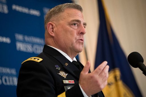 Trump anunţă că l-a ales pe Mark Milley ca viitor şef al Statului Major Interarme