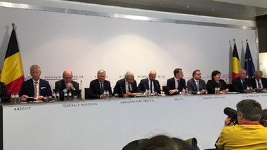 Guvern Michel minoritar în Belgia, după demisia miniştrilor naţionalişti flamanzi din coaliţia guvernamentală din cauza unor divergenţe pe tema Pactului ONU privind migraţiile