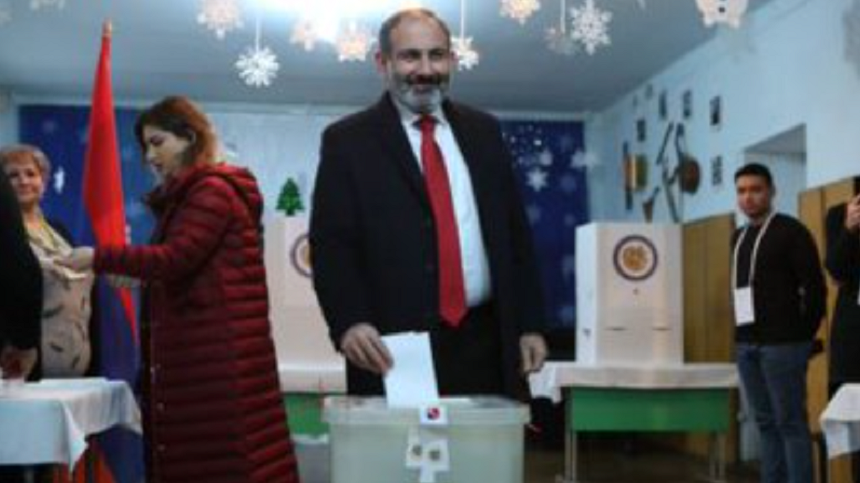 Premierul armean Nikol Paşinian îşi câştigă pariul şi triumfă în alegerile legislative anticipate