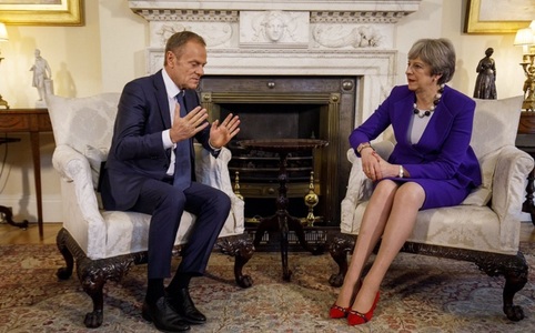 Donald Tusk se va întâlni miercuri cu Theresa May 