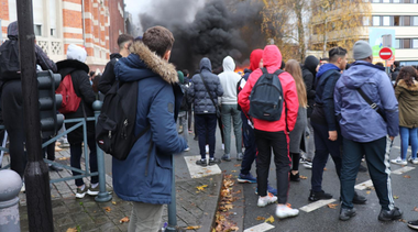 Numeroase manifestaţii, puţine incidente în cadrul mobilizării liceenilor francezi