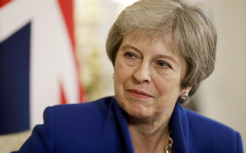 Theresa May câştigă votul de neîncredere în Partidul Conservator 