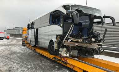 Un mort şi 44 de răniţi în Elveţia, după ce un autocar care asigura o legătură Genova-Düsseldorf a intrat într-un zid