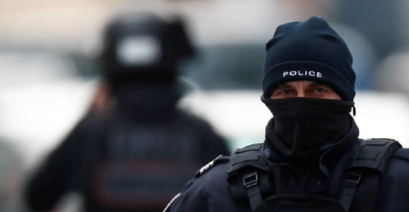 Un sindicat din cadrul poliţiei franceze reclamă ”un plan Marhsall” pentru forţele de ordine şi îndeamnă la ”închiderea comisaiatelor” miercuri, nemulţumit de bugetul alocat