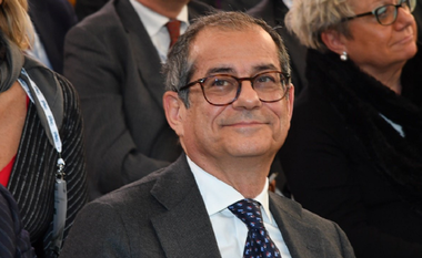 Guvernul de extremă dreapta şi populist italian încheie un acord cu CE cu privire la bugetul italian pe 2019