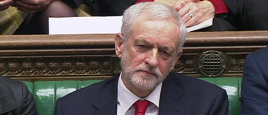 Tensiuni în Camera Comunelor, după ce Corbyn ar fi insultat-o pe May, catalogând-o drept ”femeie proastă”