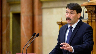 Preşedintele ungar Janos Ader promulgă contestata reformă a muncii care a declanşat importante manifestaţii împotriva Guvernului Orban