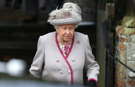 Regina Elizabeth a II-a sărbătoreşte Crăciunul în familie la la Sandringham
