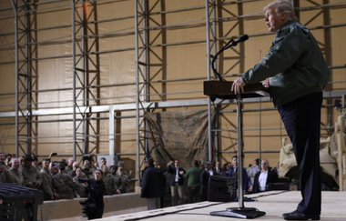 UPDATE: Trump, într-o vizită-surpriză în Irak, prima într-o zonă de conflict de când a fost ales în funcţie: ”Statele Unite nu pot continua să fie jandarmul lumii” VIDEO