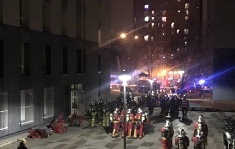 Patru morţi într-un incendiu la periferia Parisului, într-un bloc turn de locuinţe sociale