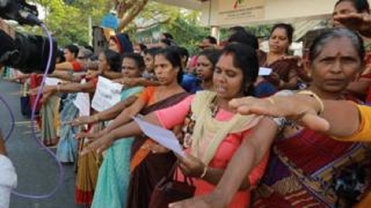 India: În jur de cinci milioane de femei au format un lanţ uman lung de 620 de km pentru a cere egalitate între sexe

