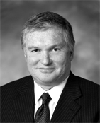 Nominalizarea lui Adrian Zuckerman pentru postul de ambasador al SUA în România, returnată preşedintelui Trump