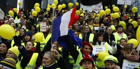Sute de femei "veste galbene" au manifestat în Franţa