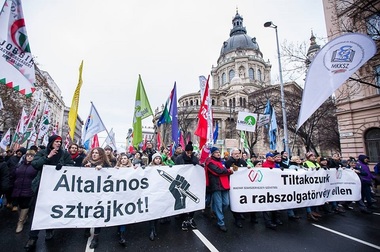 Frontul anti-Orban din Ungaria ameninţă cu grevă naţională