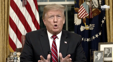 UPDATE - Trump îşi apără zidul pe un ton solemn, dar rămâne inflexibil