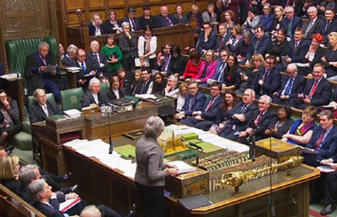 Theresa May suferă o înfrângere în Camera Comunelor, a cărei undă verde este necesar să o obţină în cazul unui Brexit fără acord