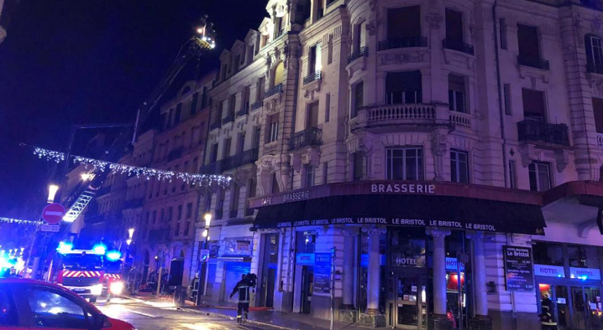 Nouăsprezece răniţi, dintre care doi ”în urgenţă absolută”, la Toulouse, într-un incendiu într-un imobil locuit ”parţial surpat”; un hotel adiacent evacuat