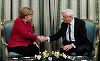 ”Ne asumăm întru totul responsabilitatea” crimelor naziste în Grecia, afirmă Merkel la Atena