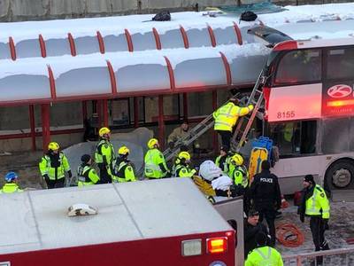 Canada: Trei persoane au murit şi alte 23 au fost rănite într-un accident de autobuz la Ottawa