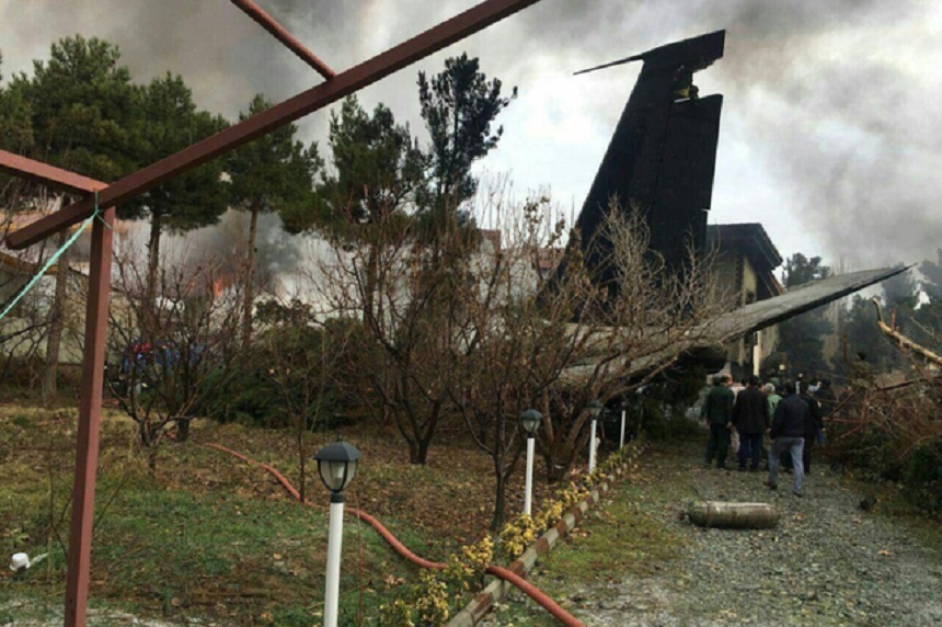 Un avion de transport marfă s-a prăbuşit în Iran; 10 persoane s-ar fi aflat la bord


