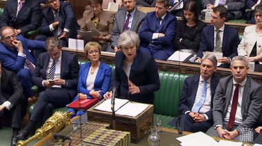 Theresa May suferă o înfrângere istorică în Parlament, cea mai grea înfrângere suferită de un lider britanic din anii '20, prin respingerea acordului Brexitului