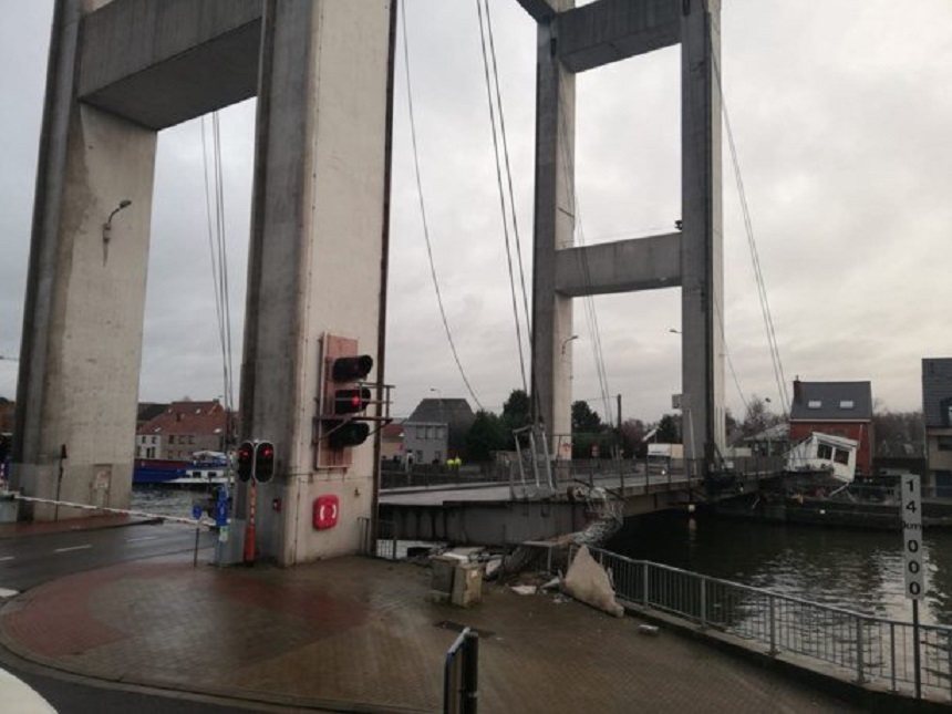 Belgia: Traficul de pe canalul Bruxelles – Willebroek a fost blocat după prăbuşirea unui pod


