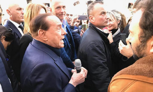 Silvio Berlusconi îşi anunţă candidatura în alegerile europene