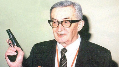 Rusia urmează să înlocuiască în armată şi poliţie legendarele pistoale Makarov cu un nou tip pistol, Udav (”şarpe boa” în rusă)