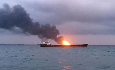 Douăzeci de morţi în incendiul celor două nave la Marea Neagră 
