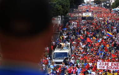 Diplomaţii americani părăsesc ambasada SUA din Venezuela