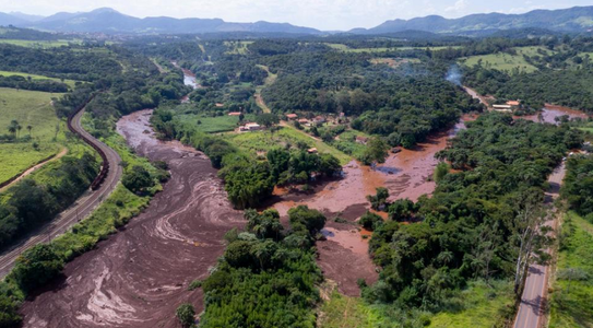 Nouă morţi şi sute de persoane date dispărute în Brazilia, în urma ruperii unui baraj al gigantului minier Vale