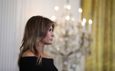 Cotidianul britanic The Telegraph îi prezintă scuze şi-i plăteşte despăgubiri Melaniei Trump