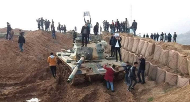 Manifestanţi atacă o bază militară turcă în nordul Irakului, în urma unui raid aerian turc în Kurdistanul irakian soldat cu patru morţi civili