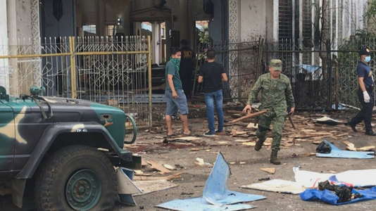 Cel puţin 18 morţi în sudul Filipinelor, într-un dublu atentat la o catedrală din Jolo
