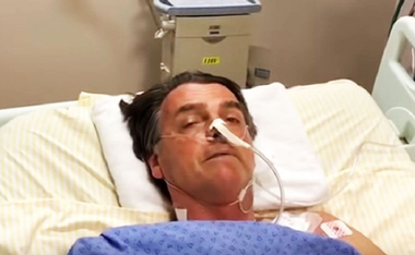 Bolsonaro, spitalizat în vederea unei intervenţii chirurgicale în urma răniri sale cu cuţitul în campanie; vicepreşedintele Hamilton Mourao urmează să preia preşedinţia timp de 48 de ore, pe o perioadă de repaus total prescrisă preşedinelui