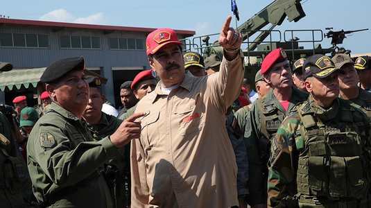 Maduro acuză militari dezertori de conspiraţie de pe teritoriul Columbiei