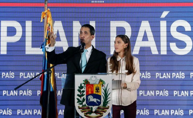 Guaido, consolidat de o puternică susţinere internaţională, îşi prezintă planul economic; ”Riscul unui război civil nu există, spre deosebire de ceea ce vor unii să creadă sau sugerează. De ce? Pentru că 90% din populaţie vrea o schimbare”, afirmă el