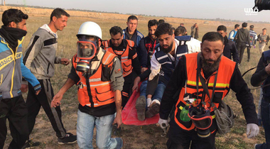 Peste 30 de palestinieni răniţi în Fâşia Gaza, la bariera de securitate, în tiruri israeliene