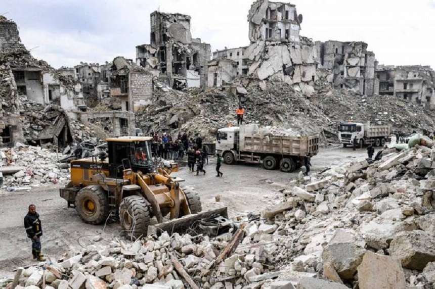 Siria: Patru copii şi alte şapte persoane au murit la Alep după ce un imobil afectat de război s-a surpat