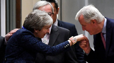 Theresa May îşi reafirmă ”hotărârea” de a pune în executare la 29 martie Brexitul, pe a cărui incertitudine Nissan o denunţă renunţând la o investiţie în Anglia