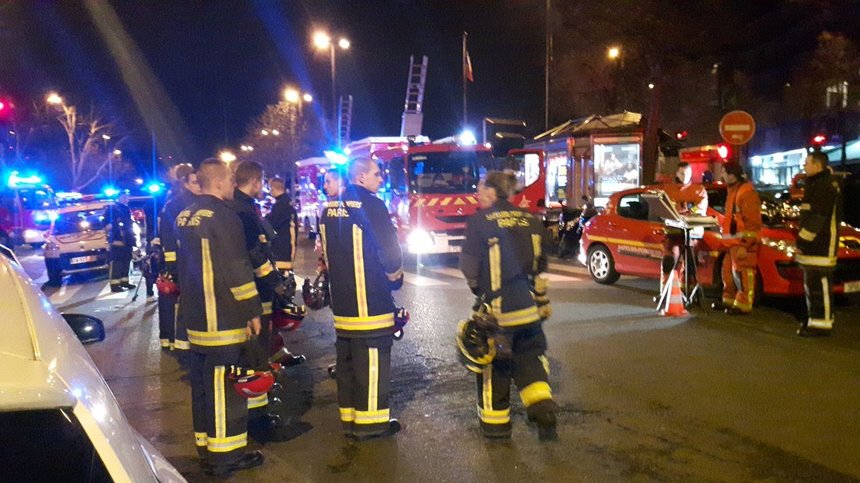 Paris: Şapte persoane au murit, iar aproximativ 30 au fost rănite în urma unui incendiu