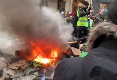 Franţa: Adunarea Naţională a aprobat o lege controversată privind protestele