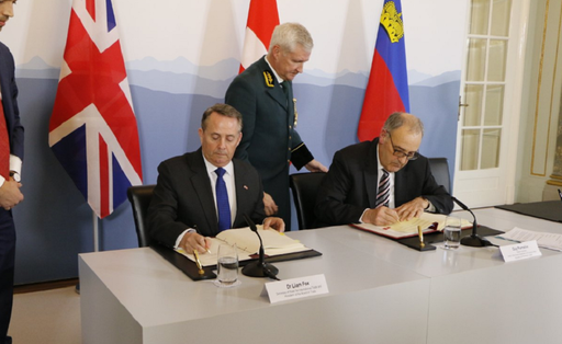 Marea Britanie şi Elveţia semnează un acord comercial post-Brexit