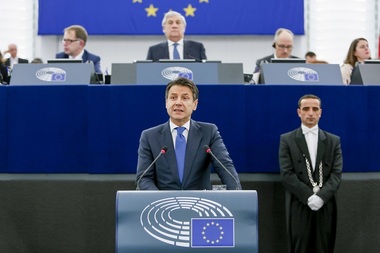 Conte, „marioneta lui Salvini şi a lui Di Maio” şi sub presiunea Kremlinului, ţinta liderilor grupurilor politice din Parlamentul European