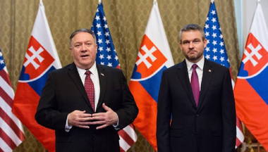 Putin ameninţă democraţiile din întreaga lume, denunţă Pompeo în Slovacia