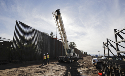 UPDATE-Trump va declara ”urgenţă naţională” pentru a-şi finanţa zidul antiimigranţi la frontiera cu Mexicul