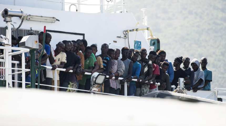 Frontex: Numărul imigranţilor ilegali care au intrat în UE este în scădere pentru al treilea an consecutiv, însă este nevoie de controale mai stricte la graniţe