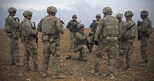 Aproximativ 200 de militari americani urmează să rămână în Siria după retragerea trupelor ordonată de Trump, anunţă Casa Albă